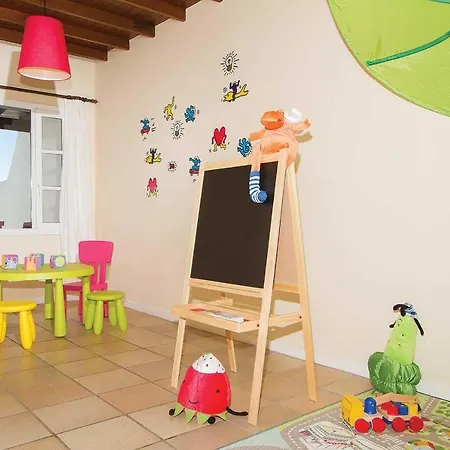 Puerto Del Carmen Sleeps 6 Air Con Wifi